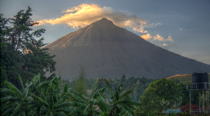 Hiking mount Muhabura in Uganda